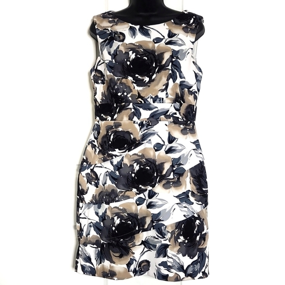 connected apparel Dresses & Skirts - Sleeveless Floral Lined Dress